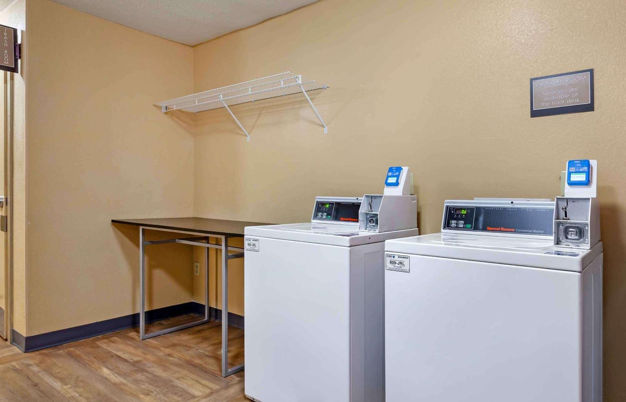 Extended Stay America Select Suites - Madison - Old Sauk Rd Buitenkant foto