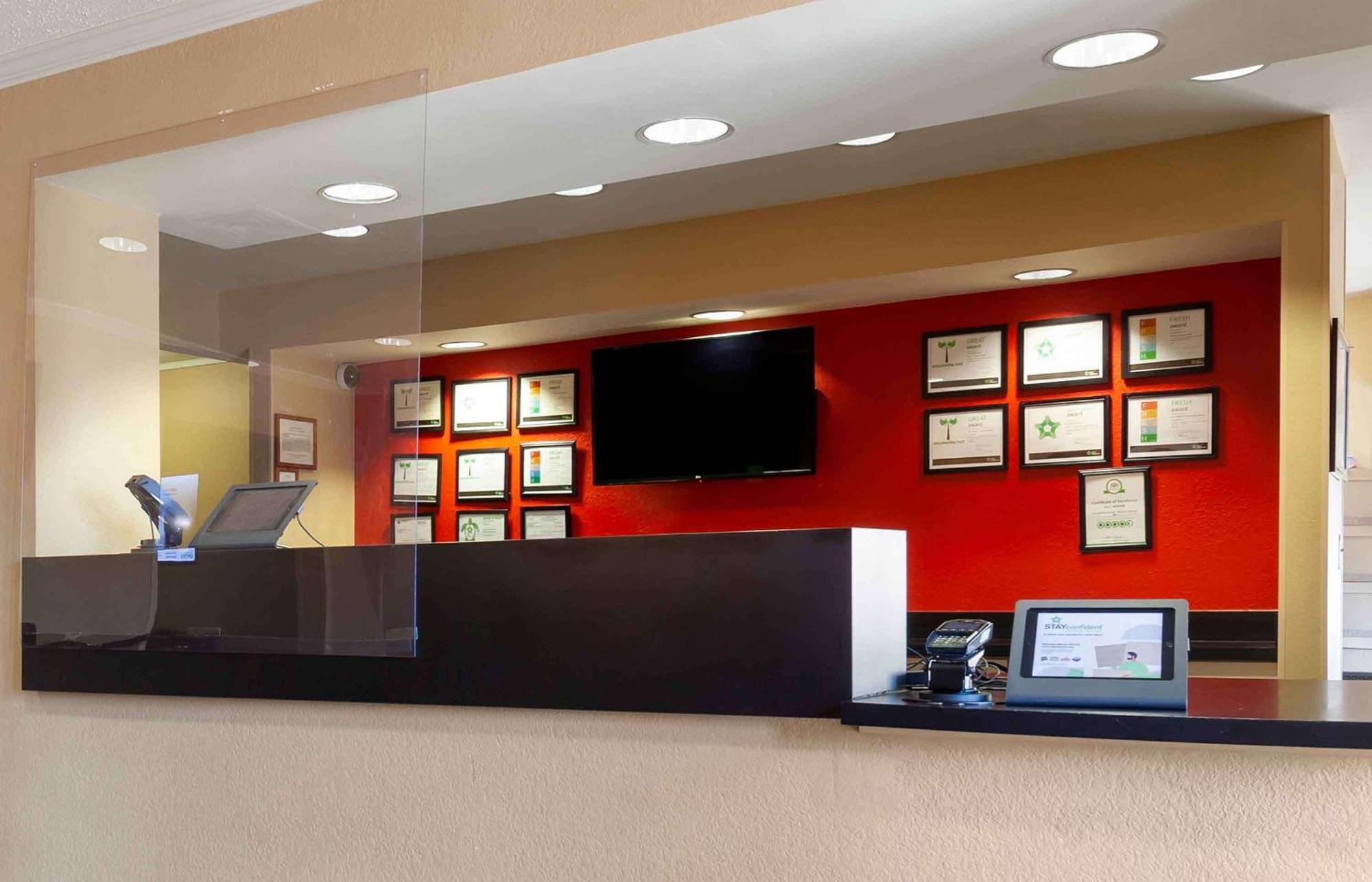 Extended Stay America Select Suites - Madison - Old Sauk Rd Buitenkant foto
