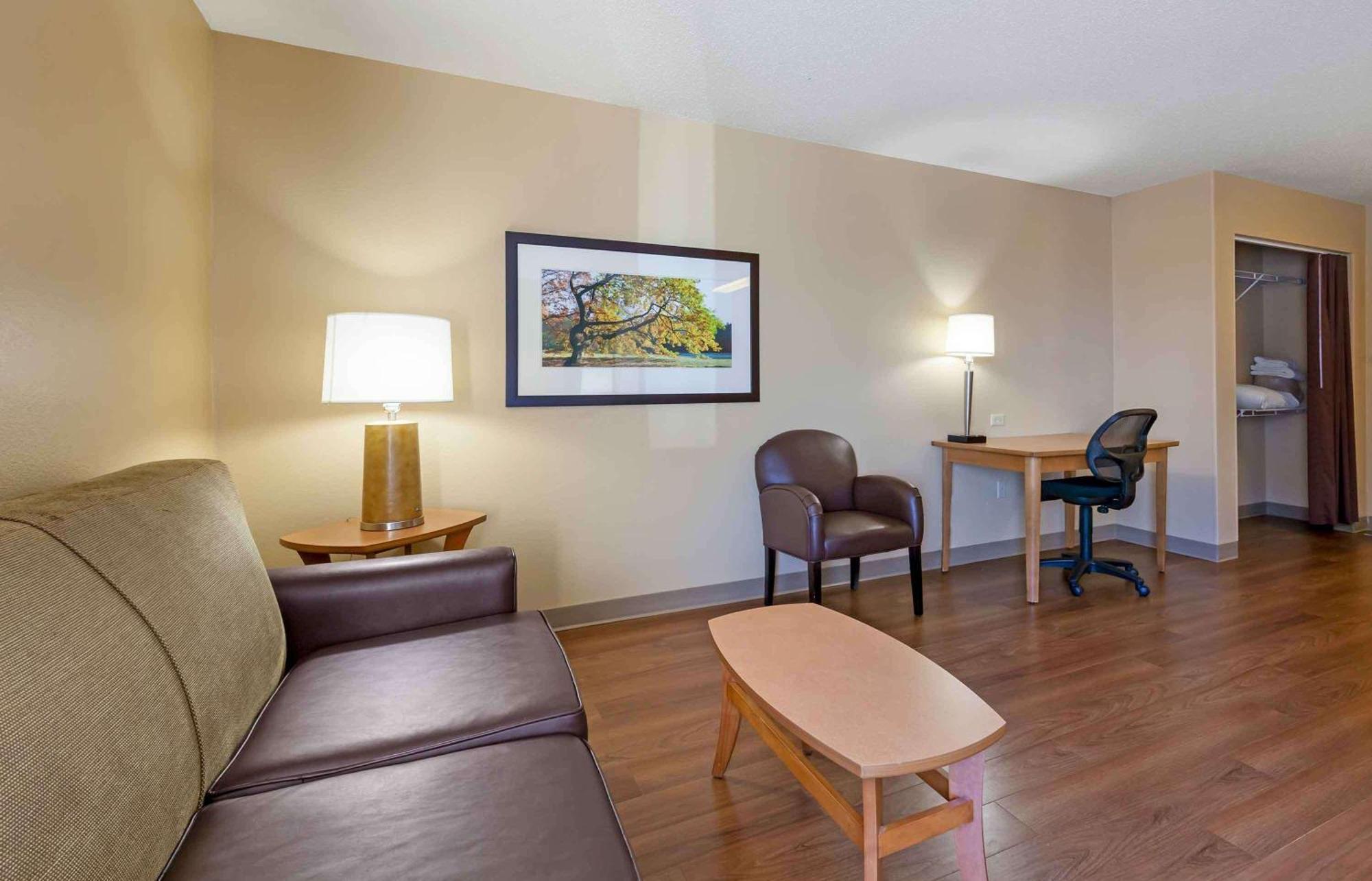 Extended Stay America Select Suites - Madison - Old Sauk Rd Buitenkant foto